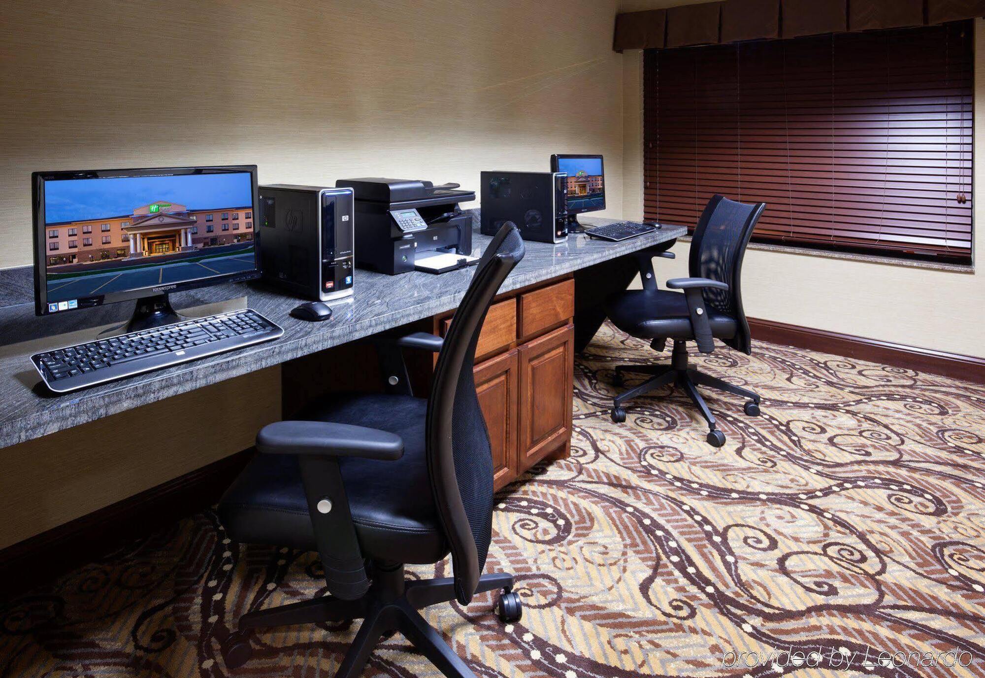 Holiday Inn Express & Suites - Mason City By Ihg Luaran gambar